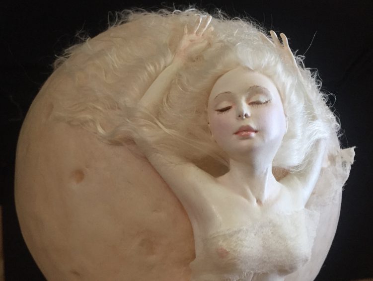 Luna The Moon Maiden - Close Up